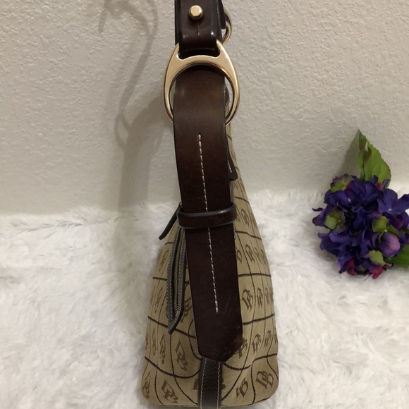 Dooney & Bourke brown monogram shoulder bag - Picture 12 of 13